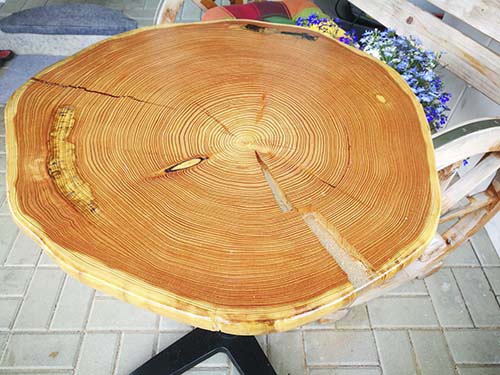 Zahradní stolek ze dřeva